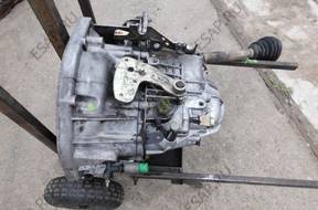 КОРОБКА ПЕРЕДАЧw RENAULT LAGUNQA II 1.9  8200064493