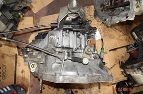 КОРОБКА ПЕРЕДАЧw Renault Master 2.5 DCI 8200017301