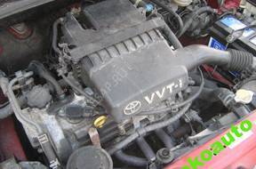 КОРОБКА ПЕРЕДАЧw Toyota Yaris 1.0 VVTi 135070km 2001 год