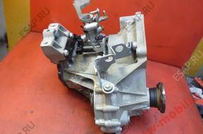 КОРОБКА ПЕРЕДАЧw VW Golf V, Caddy 2.0 SDI 2006 год JHX