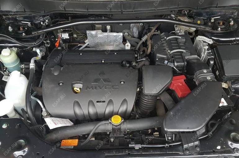 Мицубиси аутлендер двигатель 2. Двигатель 4b12 Аутлендер. Outlander 2.4 мотор. Двигатель Аутлендер 2.4. Аутлендер 2,4 2008 двигатель.