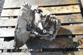 OPEL CORSA C 1.0 2004 год КОРОБКА ПЕРЕДАЧW F13C394