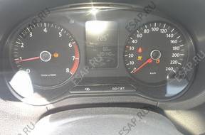 POLO 6 год, двигатель 1.4 CGG бензиновый 55KW 75KM czerwony