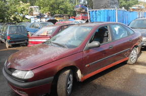 RENAULT LAGUNA и двигатель 1.8 бензиновый 1995 год