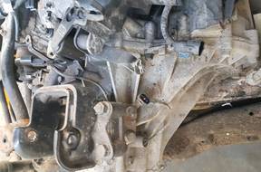 Santa fe 2.0 crdi srzynia СТУПЕНЧАТАЯw МЕХАНИКА 4x4 2005 год