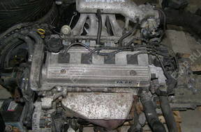 TOYOTA AVENSIS двигатель 1.8 16V 7A - FE