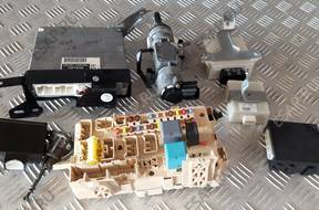 TOYOTA AVENSIS T25 1,8 VVTI БЛОК УПРАВЛЕНИЯ 89661 05590