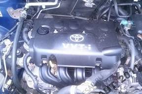 TOYOTA YARIS 1,3 VVTI V2N P52B двигатель