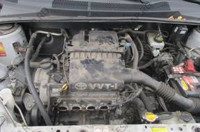 TOYOTA YARIS 1.0 16V 99-2003 год VVTI КОРОБКА ПЕРЕДАЧ