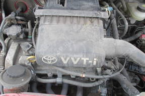 TOYOTA YARIS и 1.0 VVT-и 01 год,. двигатель