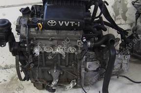 Toyota YARIS II 2  05-12 1,3 VVTI двигатель 2S-P72L