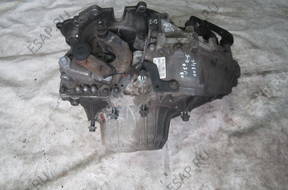 VOLVO КОРОБКА ПЕРЕДАЧ BIEGÓW 766 год,-7002CA 9482377 2,4d