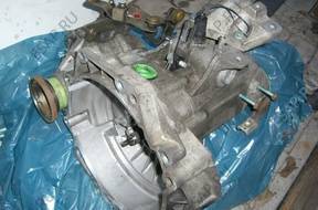 VW GOLF IV 1,6i КОРОБКА ПЕРЕДАЧw МЕХАНИКА DUU