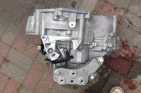 VW GOLF VII 1.6 TDI 4x4 КОРОБКА ПЕРЕДАЧ