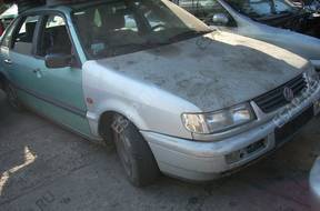 VW PASSAT B4 1,6B. 94 год,. двигатель