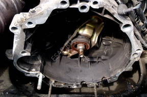 VW PASSAT B5 1.6 КОРОБКА ПЕРЕДАЧW