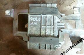 VW POLO 1.4B БЛОК УПРАВЛЕНИЯ  0261204794 030906027AC