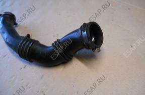 W ПАТРУБОК ИНТЕРКУЛЕРА VOLVO S40 V50 3M51-6C646-UD