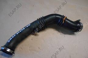 W ПАТРУБОК ИНТЕРКУЛЕРА VOLVO S40 V50 3M51-6C646-UD